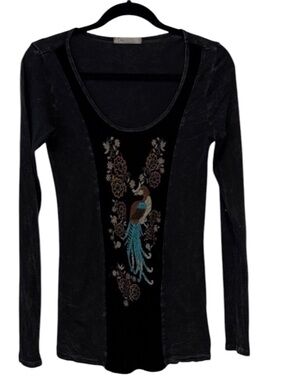 T Party Fashion Black Long-Sleeve Top with Embroidered Peacock